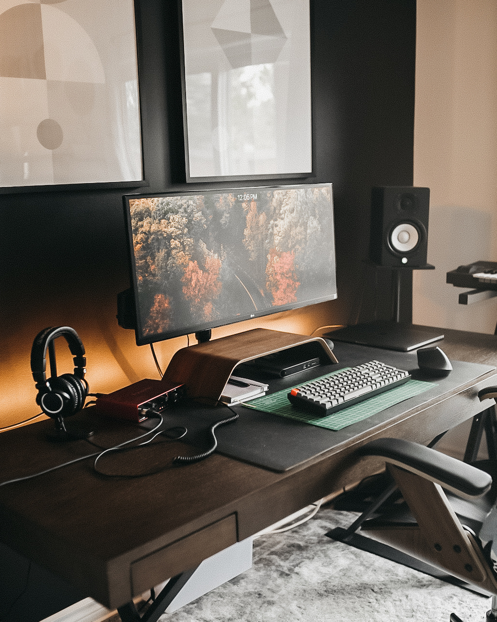 A closer look at my desk setup